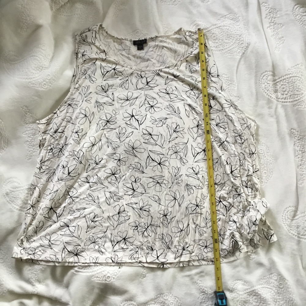J. Jill Wearever Light Weight Cream + Black Top